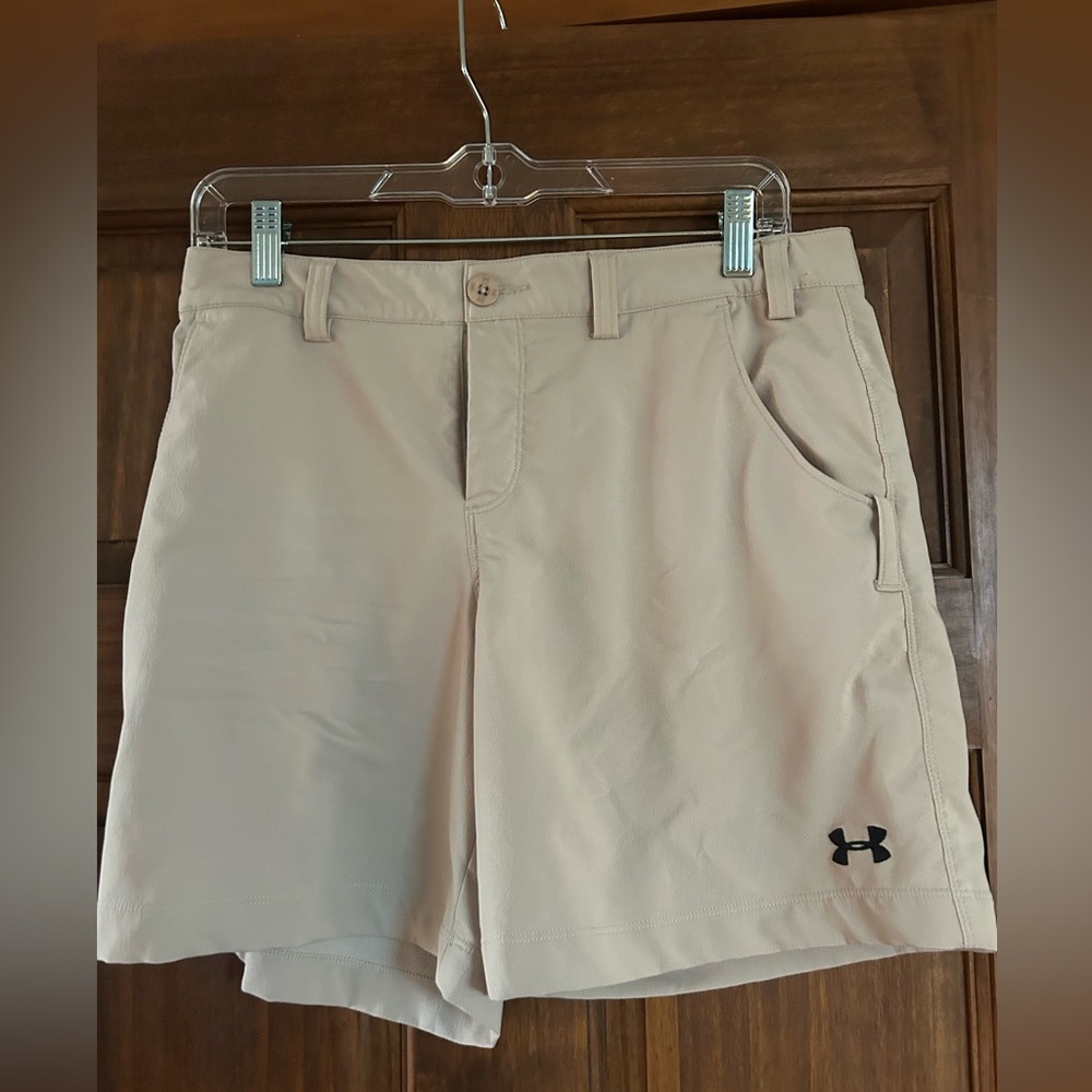 Women’s UA golf shorts